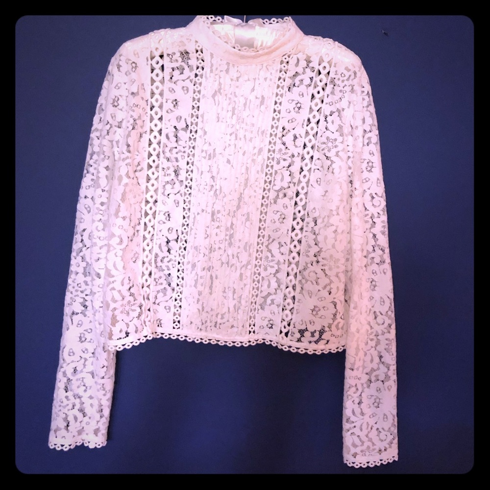 White eyelet top☀️🍉